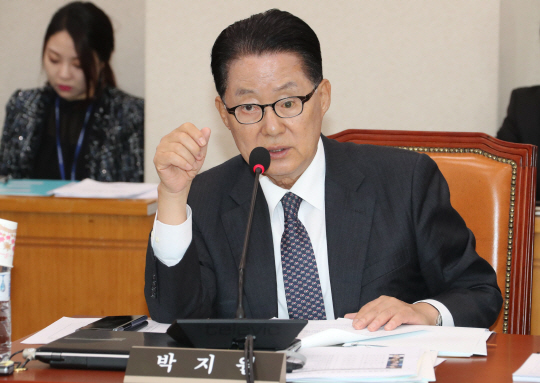 박지원 '안철수, 신중하게 접근해 달라'···바른정당 통합 조사에 쓴소리