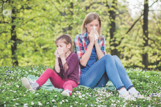 다수의 연구에 따르면 너무 청결한 환경이 오히려 아토피나 알레르기 같은 아이들의 염증성 질환을 유발하는 것으로 나타났다.<BR><BR>