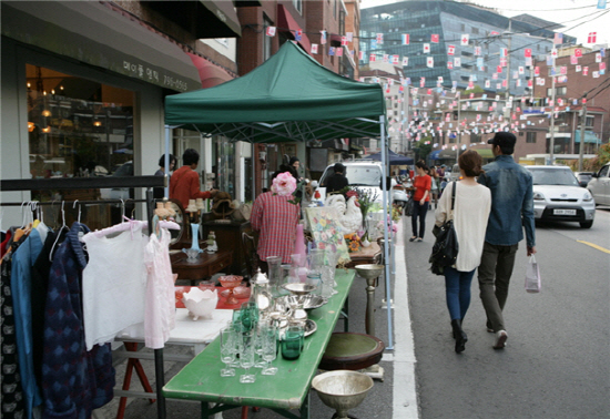 용산구 이태원 앤틱가구거리.  /사진제공=용산구