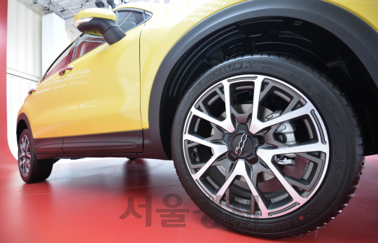 24일 오전 서울 용산구 한남동 블루스퀘어에서 소형 스포츠유틸리티차량(SUV) '올-뉴 피아트 500X' 국내 출시 행사가 열리고 있다./송은석기자