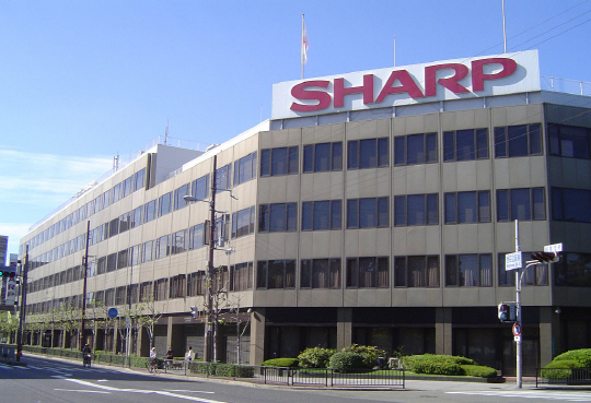 일본 오사카에 있는 전자업체 샤프 본사 전경