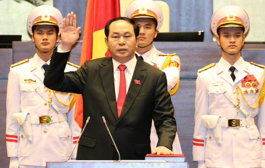 취임 선서를 하고 있는 쩐다이꽝 베트남 신임 국가주석/하노이=AP연합뉴스