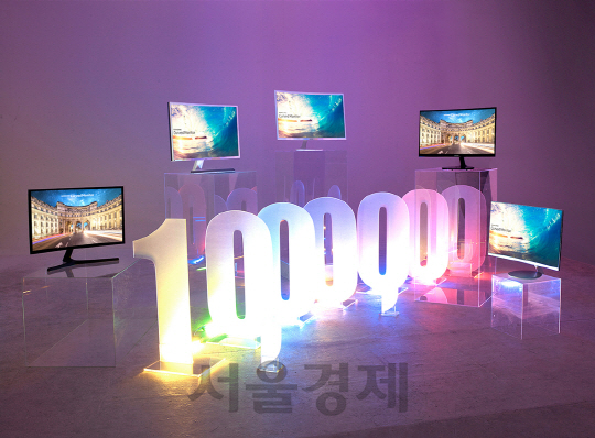 삼성전자 커브드 모니터, 글로벌 100만대 판매 돌파