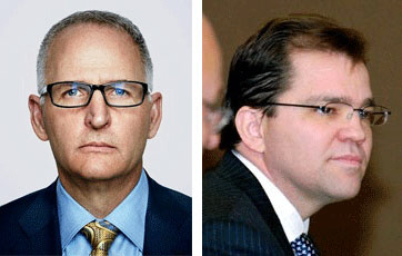 과거의 권력: 그레그 와슨(왼쪽)은 월그린 CEO직을 사임했다. 월그린의 전임 CFO 웨이드 미클롱은 명예훼손으로 월그린을 고소했다.