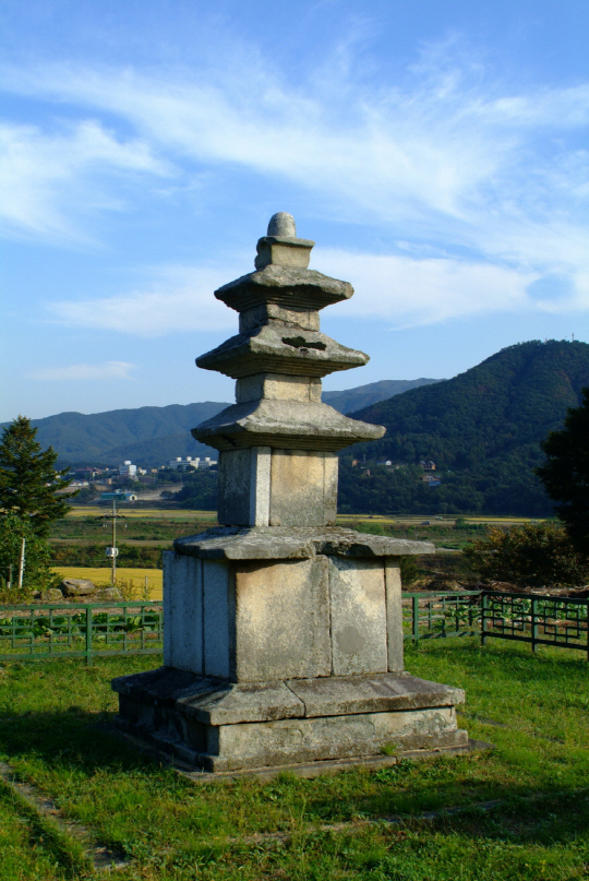 강원도 원주의 흥법사지. 강원도는 거돈사와 흥법사 등 지금은 사라진 천년 고찰의 흥망성쇠 흔적을 엿볼 수 있는 원주권 ‘효드림 낭만여행’을 진행한다.