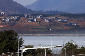 경기도 파주시 접경지역에서 바라본 북한 황해북도 개풍군 일대 모습. /연합뉴스