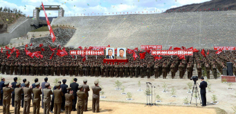 28일 북한이 당대회를 앞두고 진행한 ‘70일 전투’로 건설한 백두산영웅청년3호발전소 준공식 모습. /연합뉴스