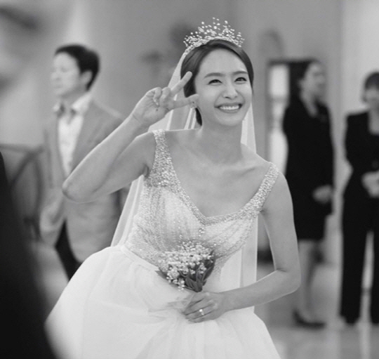 ‘결혼’ 박정아, 정말 행복한 미소…‘5월의 신부’