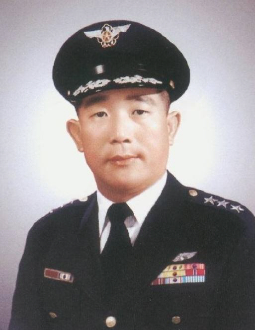 김구 선생 아들 김신 전 공군참모총장 별세, 향년 94세