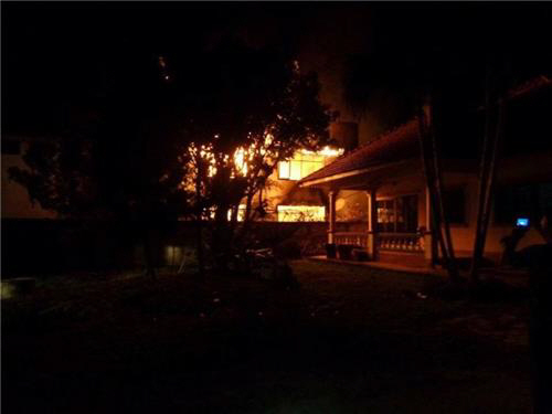 태국의 한 기숙사에서 원인 모를 불이나 학생 17명이 숨졌다./연합뉴스
