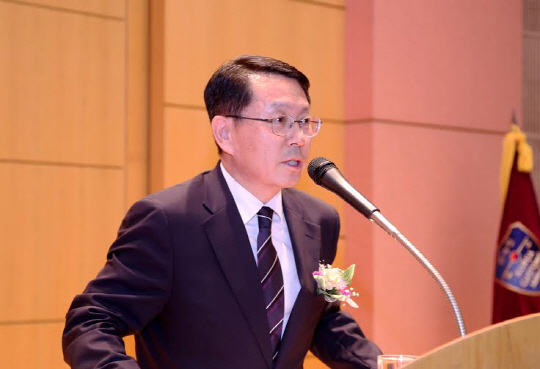 천홍욱 신임 관세청장이 25일 정부대전청사에서 열린 취임식에서 취임사를 하고 있다. /사진제공=관세청