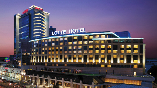 호텔롯데는 2018년까지 아시아 톱3 호텔 브랜드 진입을 목표로 해외진출에 박차를 가하고 있다. /사진제공=호텔롯데