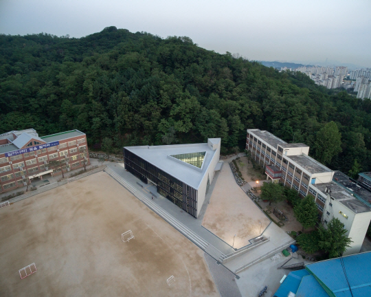 [건축과 도시] 학교건축의 새로운 도전…동화고 '삼각학교'