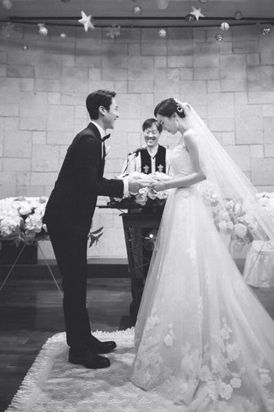 정우-김유미, 임신 3개월 “예비 아빠 정우, 크게 기뻐하고 행복해했다”