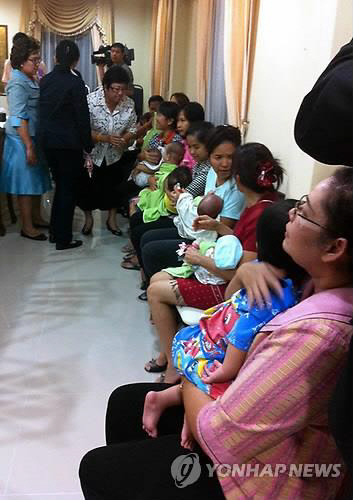 태국서 대리모 고용 13명 아이 출산시킨 일본인, 이번에는 캄보디아?