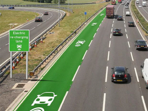 영국은 자기공명 방식을 통해 도로를 달리면 전기차가 충전되는 ‘일렉트로닉 하이웨이(Electric Highways)’ 정책을 추진하고 있다. 영국의 전기충전도로 전경.