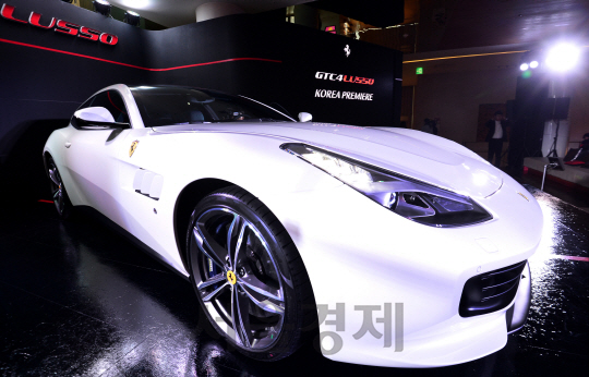 페라리, 스포츠카 'GTC4루쏘(GTC4Lusso)' 날렵한 몸매