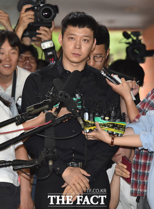 지난 30일 박유천은 성폭행 혐의로 첫 번째 경찰 조사를 받았다. / 출처=연합뉴스