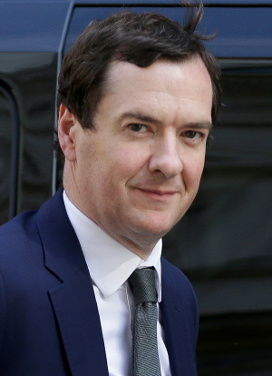 British Chancellor of the Exchequer George Osborne arrives in Downing Street in central London on June 28, 2016.  EU leaders attempted to rescue the European project and Prime Minister David Cameron sought to calm fears over Britain‘s vote to leave the bloc as ratings agencies downgraded the country. Britain has been pitched into uncertainty by the June 23 referendum result, with Cameron announcing his resignation, the economy facing a string of shocks and Scotland making a fresh threat to brea