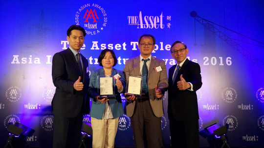 한국남동발전은 파키스탄에서 수행한 ‘굴푸르(Gulpur) 수력사업’이 아·태지역 금융전문지 ‘The Asset’으로부터 ‘Triple A Asia Infrastructure Awards 2016’을 수상했다고 5일 밝혔다. /사진제공=남동발전