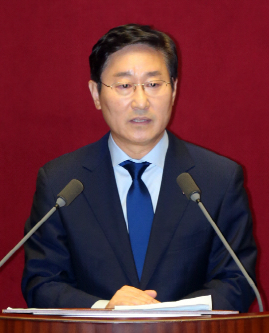 박범계 더불어민주당 의원이 어버이연합에 대한 적극적인 수사를 촉구했다. / 연합뉴스