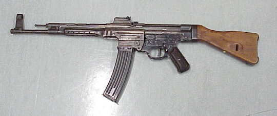 최초의 돌격소총 독일제 Stg 44.