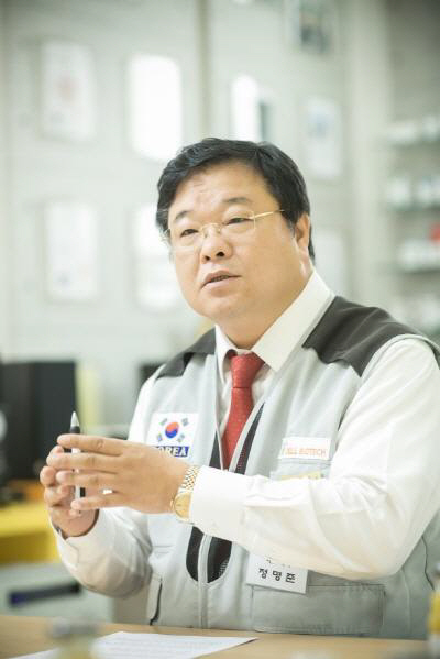 정명준 쎌바이오택 대표가 유산균을 활용한 화장품과 대장암 치료제 개발에 대해 설명하고 있다./사진제공=쎌바이오텍