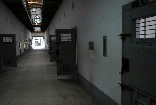 대구구치소 독방 수감 50대 재소자 ‘자살 시도…중태’