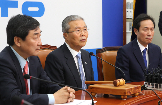 더민주 우상호 이어 김종인도 '정부 전면개각' 촉구