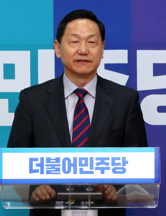 김상곤, 더민주 전대 출마 '대선 승리공식 만들겠다'