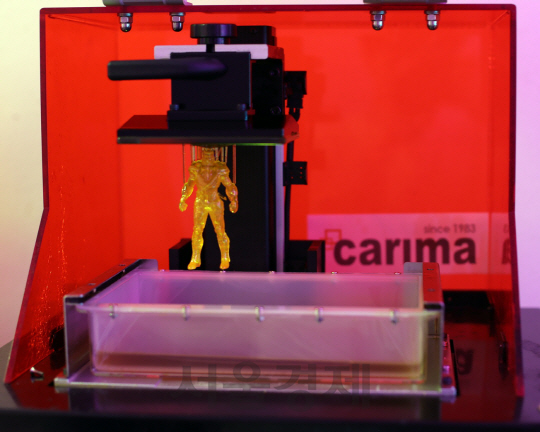 캐리마가 개발한 초고속 3D프린팅 기술 ‘C-CAT’으로 출력한 피규어의 모습 /사진제공=캐리마