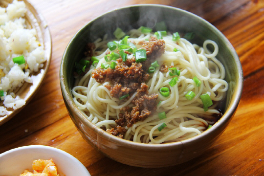 中서 '국숫집 카르텔' 논란…온라인 찬반 토론까지