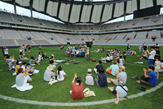 독립예술축제 ‘서울프린지페스티벌’이 서울월드컵경기장 일대에서 진행중이다.