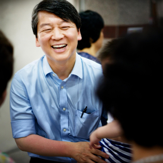 안철수 국민의당 의원이 김영란법 합헌 결정에 “부패공화국과의 결별을 환영한다”고 밝혔다./출처=안철수 의원 트위터