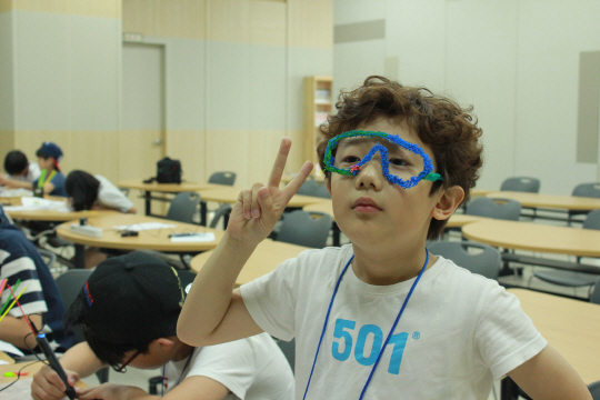 [서울경제 주최 '제2회 과학탐험대' 개막]3D펜으로 쓱쓱...안경이 뚝딱...'마법같은 과학에 빠졌어요'