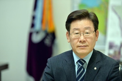 법원 '이재명 종북몰이' 보수단체 간부 기소 명령