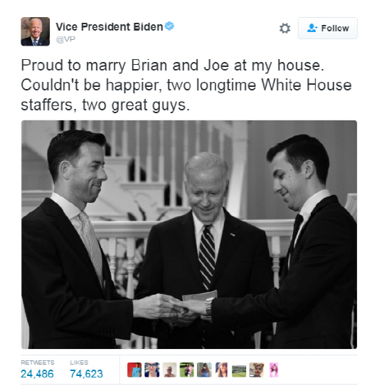 조 바이든 미국 부통령이 동성 커플의 결혼식에서 주례를 맡은 소식을 트위터를 통해 알렸다. /출처=조 바이든 부통령 트위터