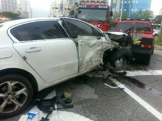 부산 해운대경찰서는 4일 17명의 사상자를 낸 푸조 차량의 운전자에게 뺑소니 혐의를 적용했다./사진제공=부산지방경찰청