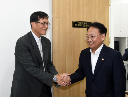 IMF, 韓 구조조정發 실업 경제 주요 위협요인…추경 신속히 집행 권고