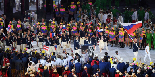 사상 최초로 남미 대륙에서 열리는 2016 리우데자네이루 올림픽이 5일 오후(현지시간) 브라질 리우데자네이루의 마라카낭 주경기장에서 막을 올렸다. 러시아 선수단이 입장하고 있다. 
/리우데자네이루=올림픽사진공동취재단