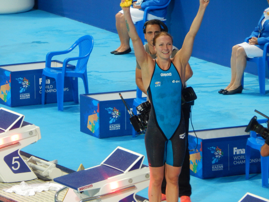 스웨덴의 사라 세스트롬이 2016 리우올림픽 수영 여자 접영 100m에서 세계 신기록을 작성하며 금메달을 획득했다.