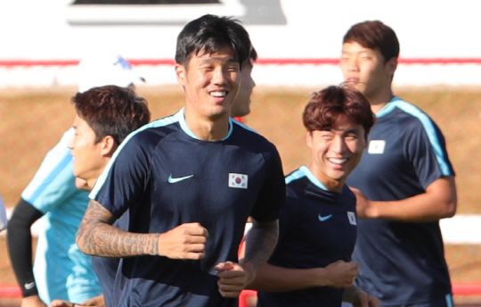 2016년 리우올림픽 한국남자축구대표 석현준, 문창진 등이 9일 오후(현지시간) 브라질 브라질리아 Fireman Physical Training Centre(소방관 피지컬 트레이닝센터)에서 멕시코전을 앞두고 훈련에 열중하고 있다. /브라질리아=올림픽사진공동취재단