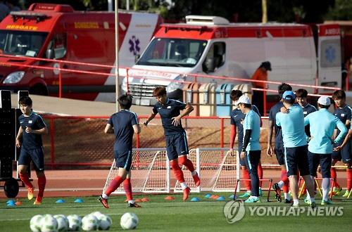 소방학교에서 조별리그 마지막 훈련을 하는 한국 올림픽 축구대표팀./출처=연합뉴스