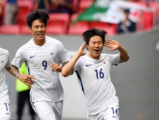 한국축구대표 권창훈이 10일 오후(현지시간) 2016년 리우올림픽 남자축구 C조 3차전 멕시코전이 열린 브라질 브라질리아 마네 가린샤 경기장에서 후반전 골을 넣은 후 환호하고 있다. /브라질리아=올림픽사진공동취재단