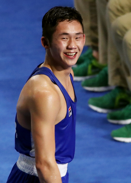 한국 복싱의 유일한 희망 함상명이 중국의 장자웨이에게 16강전에서 패배해 올림픽 무대를 마무리했다. /리우데자네이루=올림픽사진공동취재단