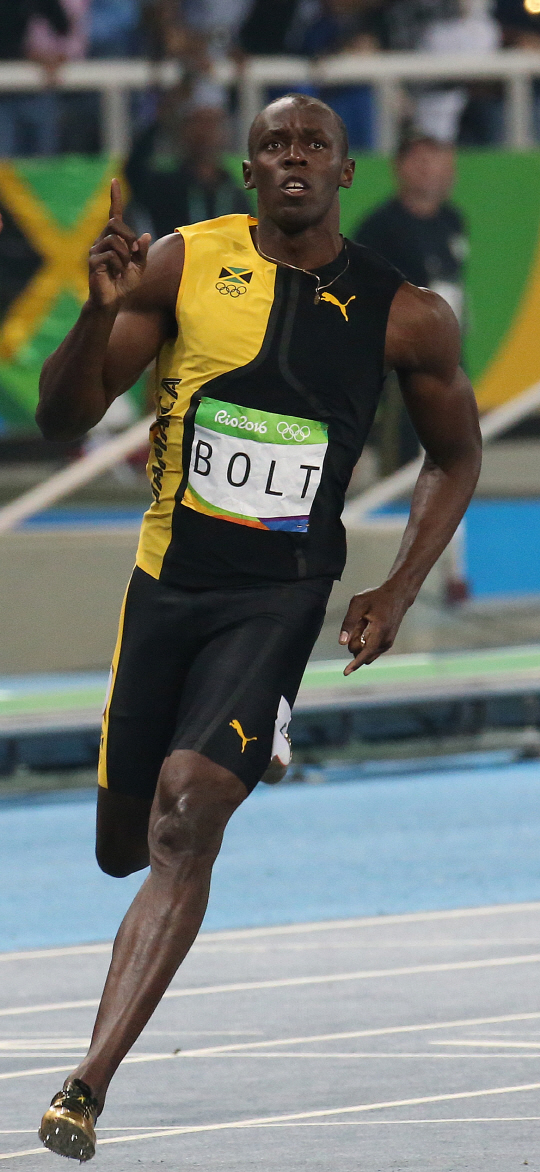 14일 오후(현지시간) 리우데자네이루 마라카낭 올림픽 주 경기장에서 열린 남자 100m 결승에서 우사인 볼트가 우승을 차지했다. 우사인 볼트는 최초로 100m 육상에서 3연패를 달성했다./리우데자네이루=올림픽사진공동취재단