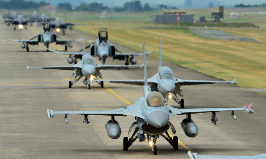 공군 ‘소어링 이글’ 훈련 돌입…北 주요시설 타격 연습도