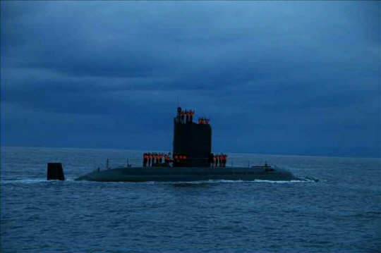 북한의 김정은위원장이 오는 2018년 9월 9일까지 SLBM발사관을 2~3개 갖춘 신형 잠수함을 만들라는 지시를 했다고 알려졌다 /연합뉴스