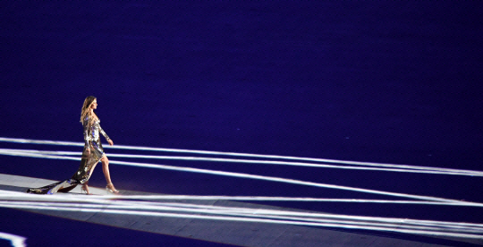 브라질의 톱모델 지젤 번천이 멋진 워킹을 선보이고 있다./리우데자네이루=올림픽사진공동취재단