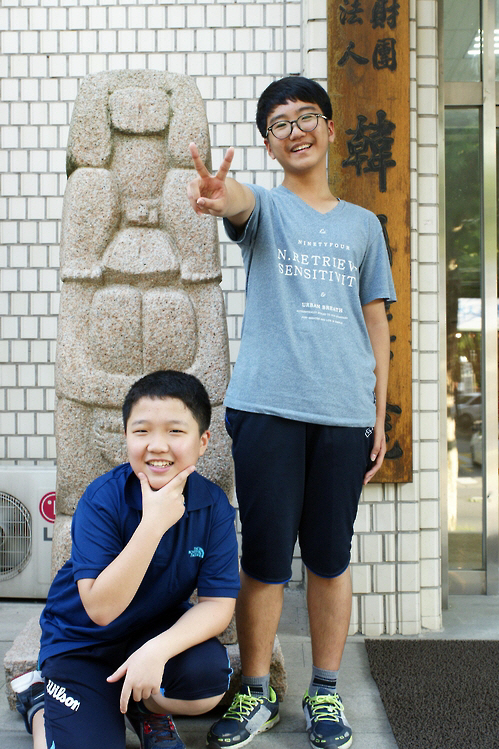 권효진 초단(왼쪽)과 김동우 초단 /사진=한국기원 제공사진